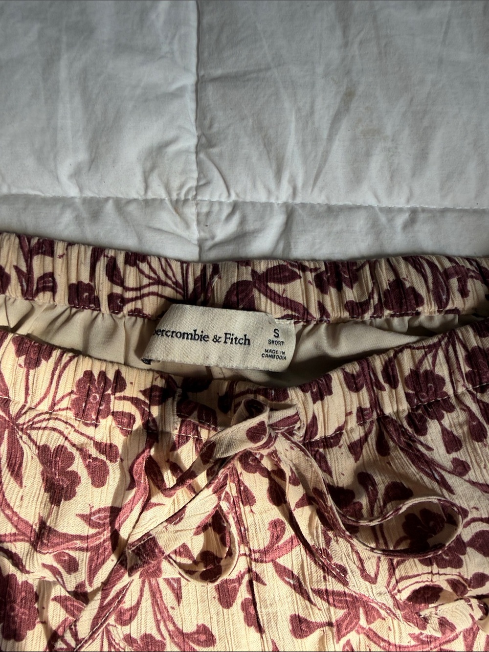A&F Crinkle Pants (PART OF A SET) Burgundy - Picture 2 of 8